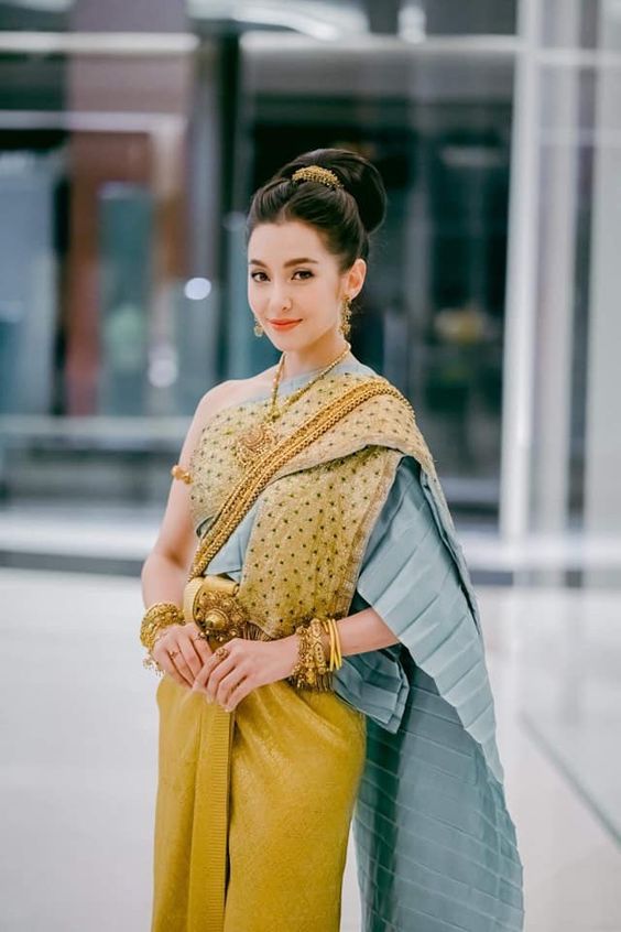 乌克兰旅游私人导游,乌克兰美女导游