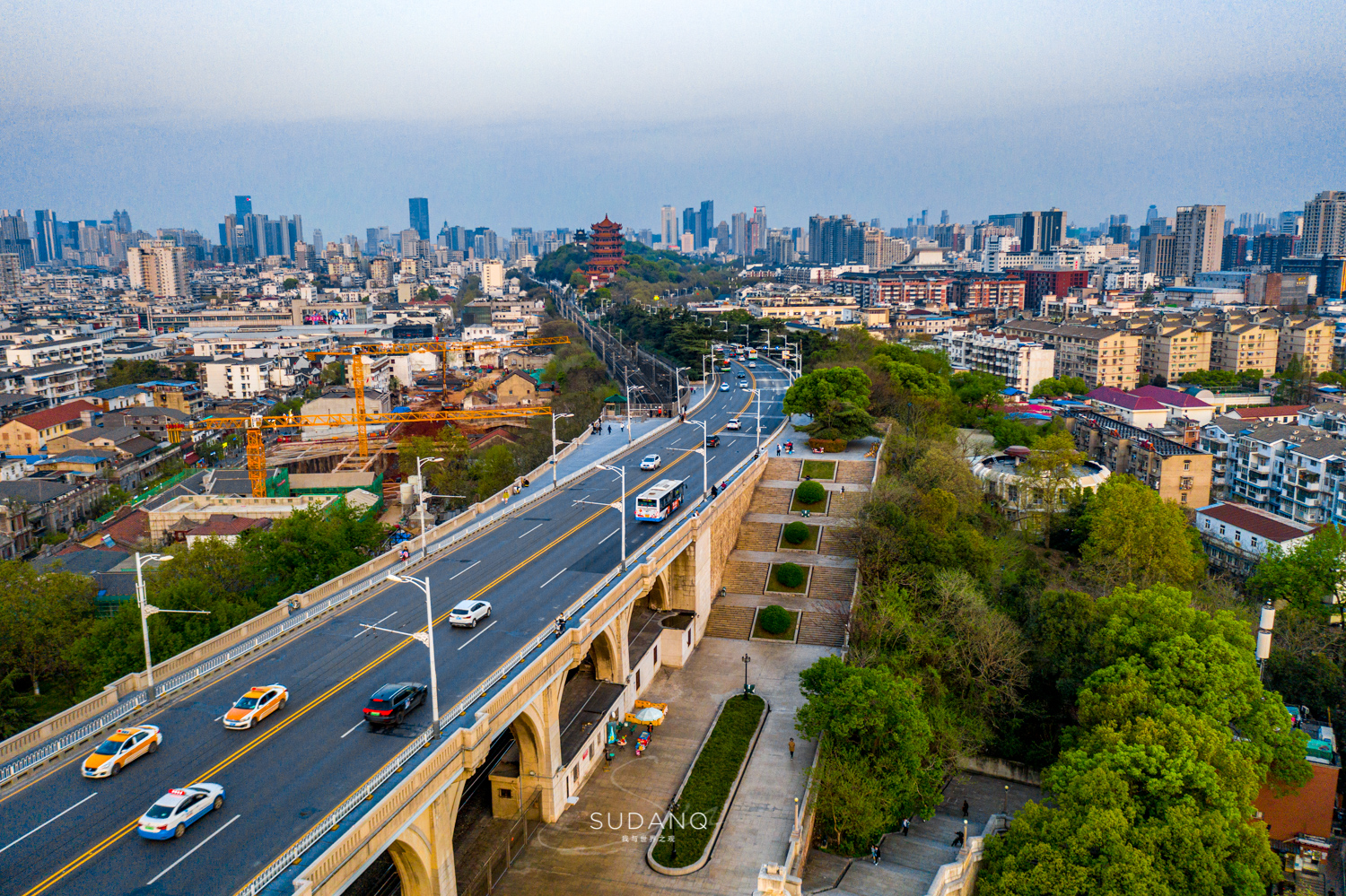 武汉建桥实力世界第一,武汉第一座长江大桥始建于哪一年