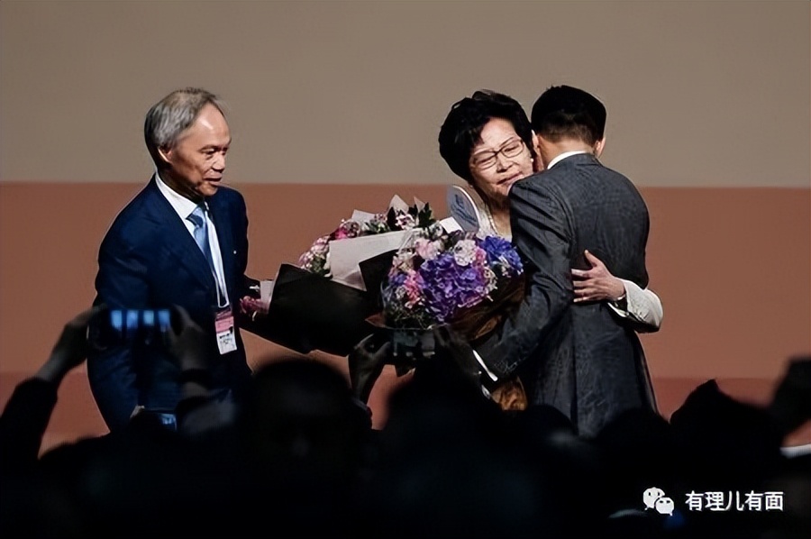 卸任后，林郑月娥如常上街买菜