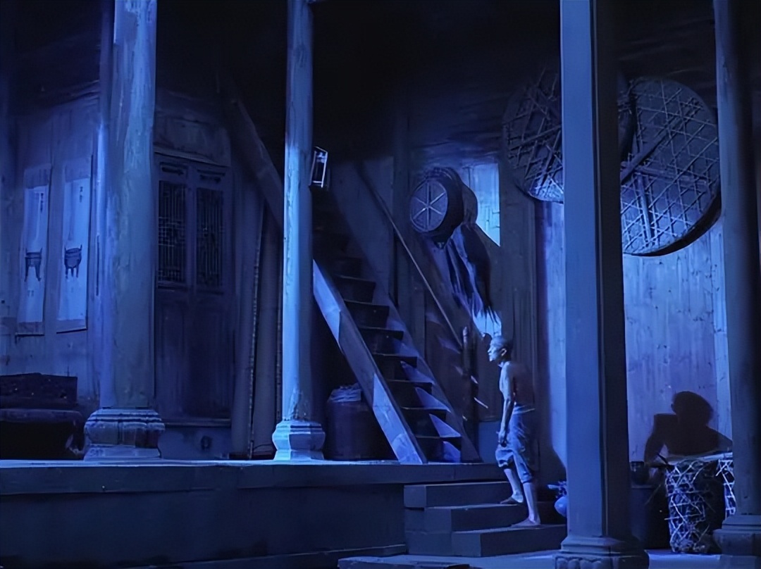 *窥偷**、*虐性**、不伦恋，这部90年代的电影戳破了压抑扭曲的人性欲望