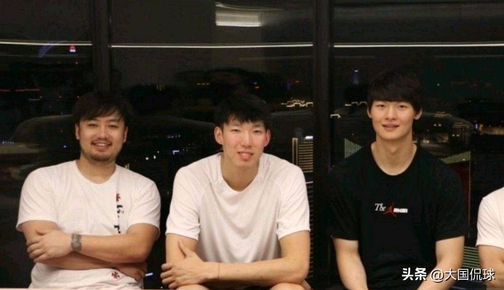 *疆新**抗议篮协！周琦事件反转，姚明旧账被翻出：有规定就必须遵守