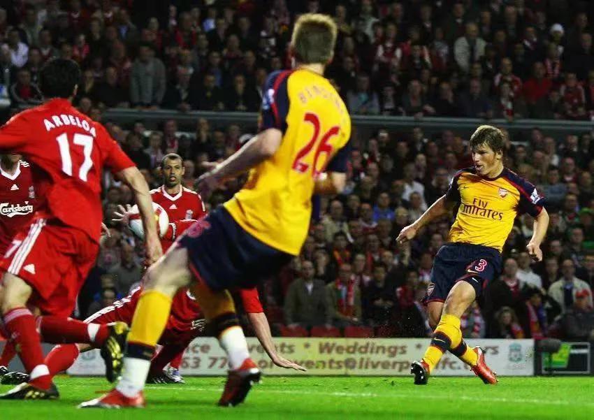 足球人物：他一己之力掀翻安菲尔德，巅峰极为高光，但迷失太快