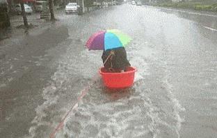 塞进去容易拔出来难,妹子着急死了哈哈哈哈哈哈！真的尴尬啊