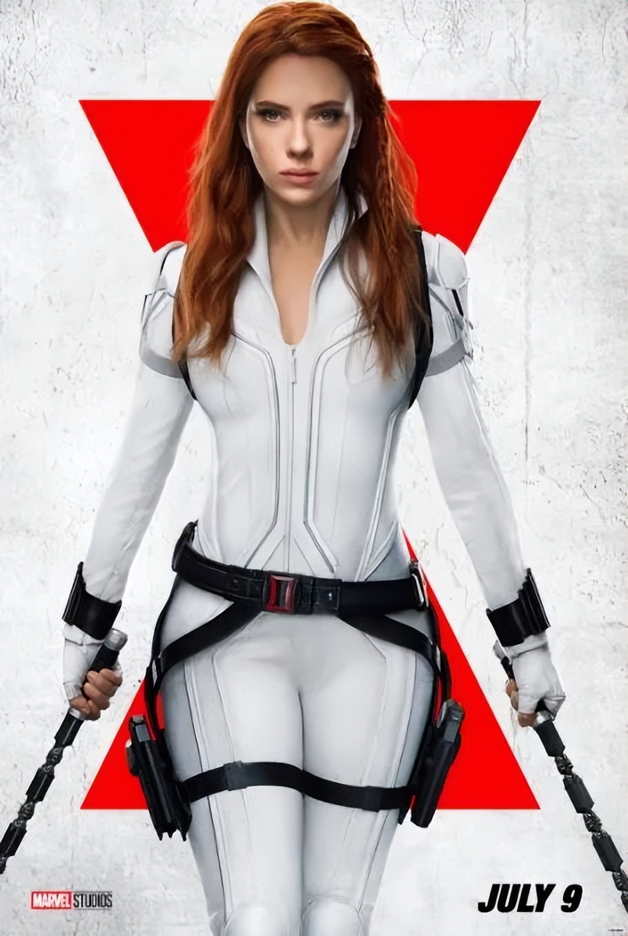 紧身制服别硬穿,曲线差异很明显,有的飒爽,有的是来搞笑的吧