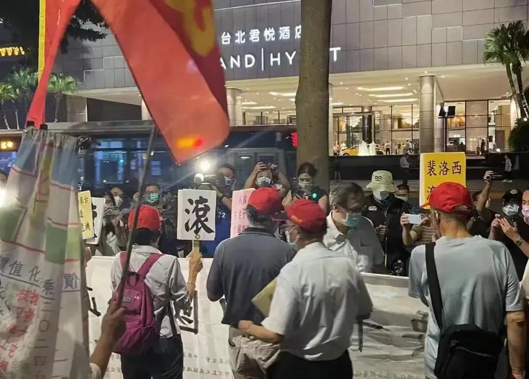 大陆军演奏效！蔡英文采取反制措施，效果不尽人意？台民：别反抗