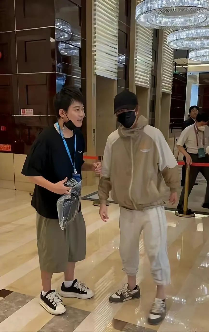 2023年梅西来北京球迷疯狂时刻,梅西来中国比赛粉丝冲进球场