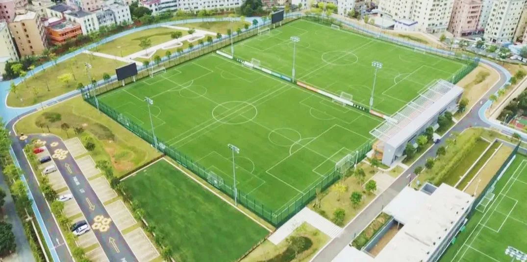 全民健身中心足球场,容纳近10万人的全民健身馆