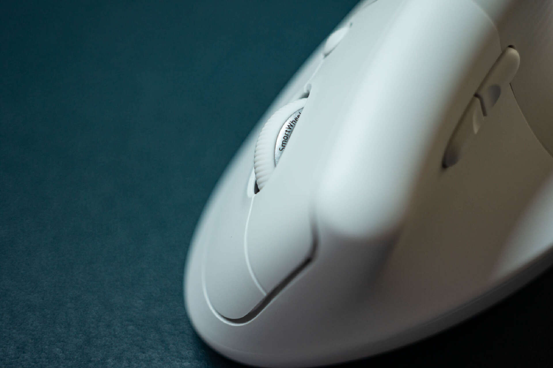 罗技垂直鼠标lift好用吗,罗技lift人体工学垂直鼠标