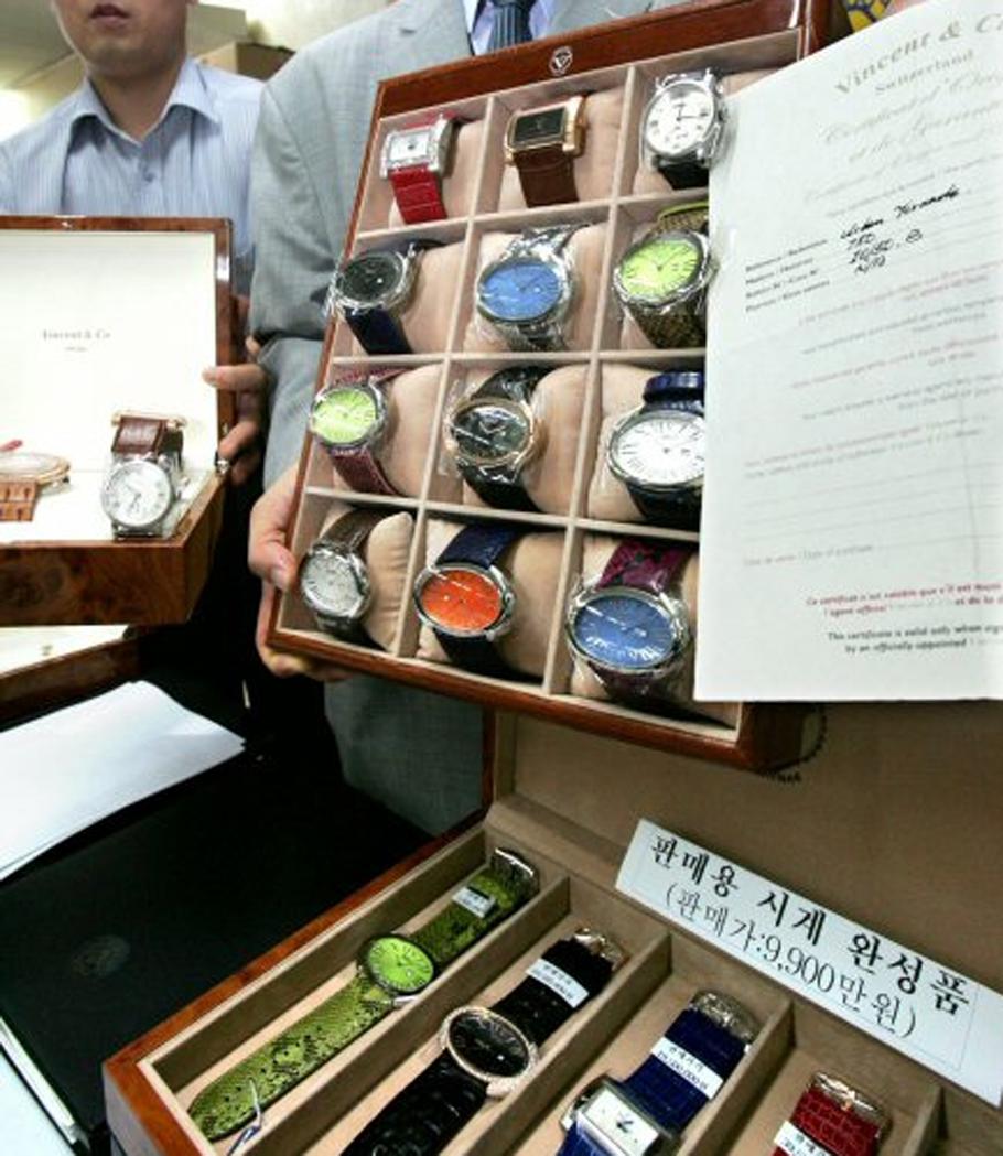 暗讽中国造假大国”，他们自己却穿得理直气壮