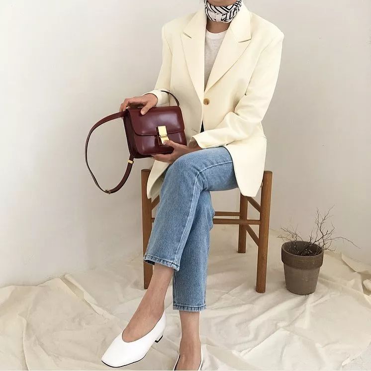 比米色优雅,比棕色显白,今夏的“裸肤色”凭什么火了?