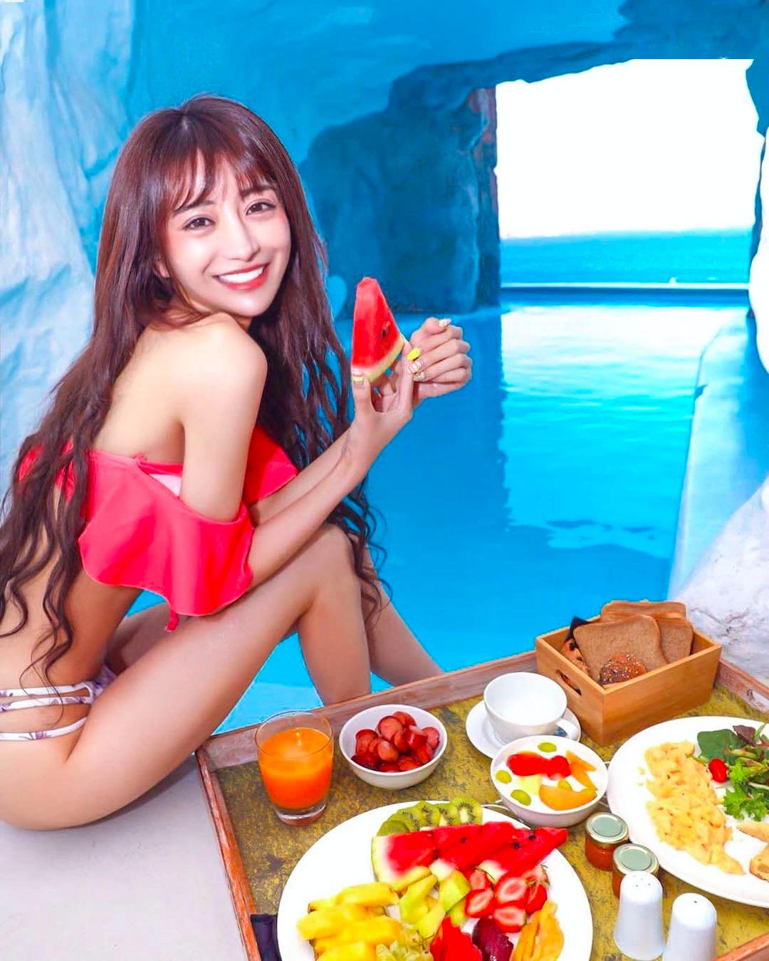 日本陪酒女王爱泽绘美里，滴酒不沾却成业界传奇，她是如何做到的