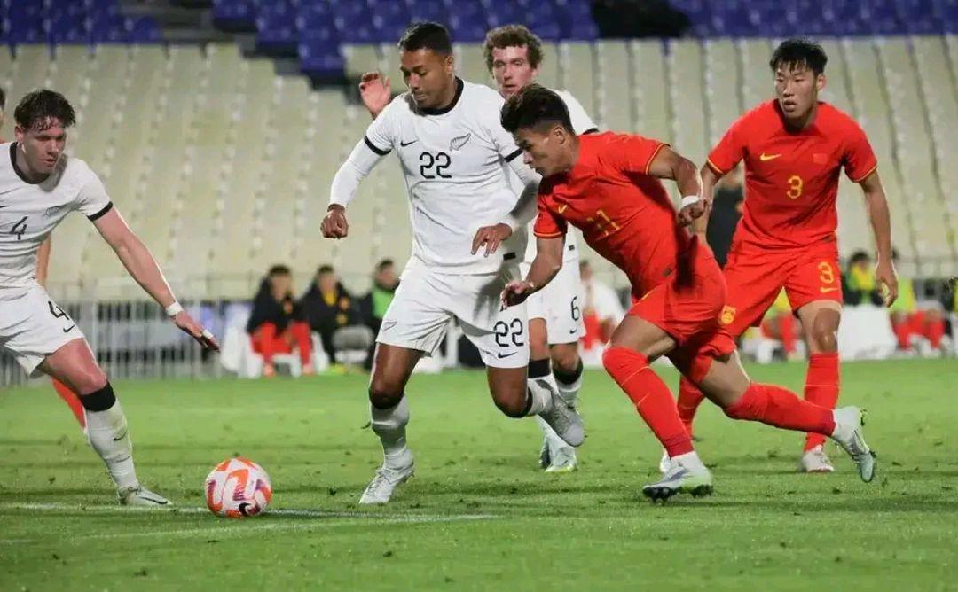 武磊和艾克森谁更强,让艾克森和武磊组成最强边锋