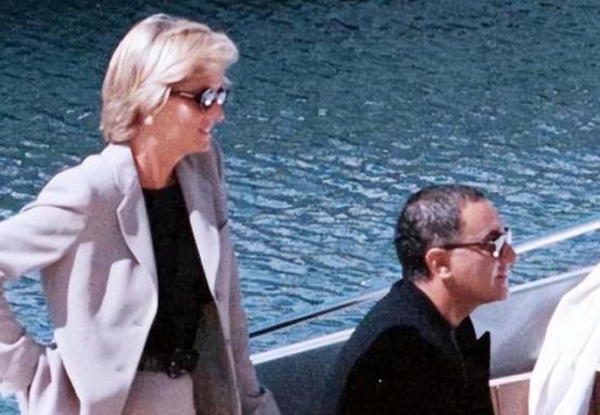 戴安娜查尔斯96年离婚,戴安娜离婚一年后的生活