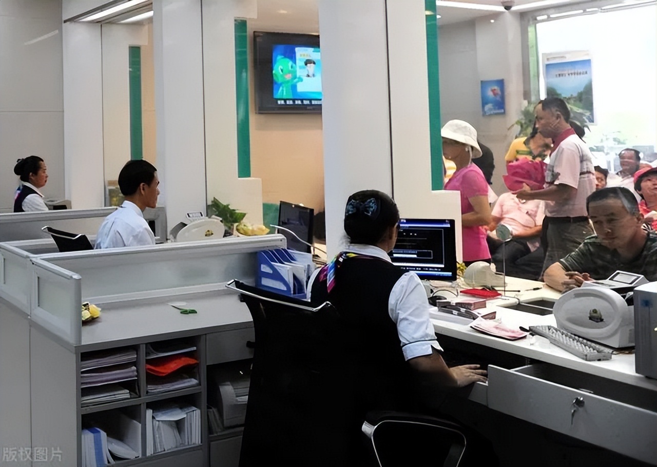 银行卡丢了要挂失才可以重新办吗,丢失了的银行卡挂失有要求吗