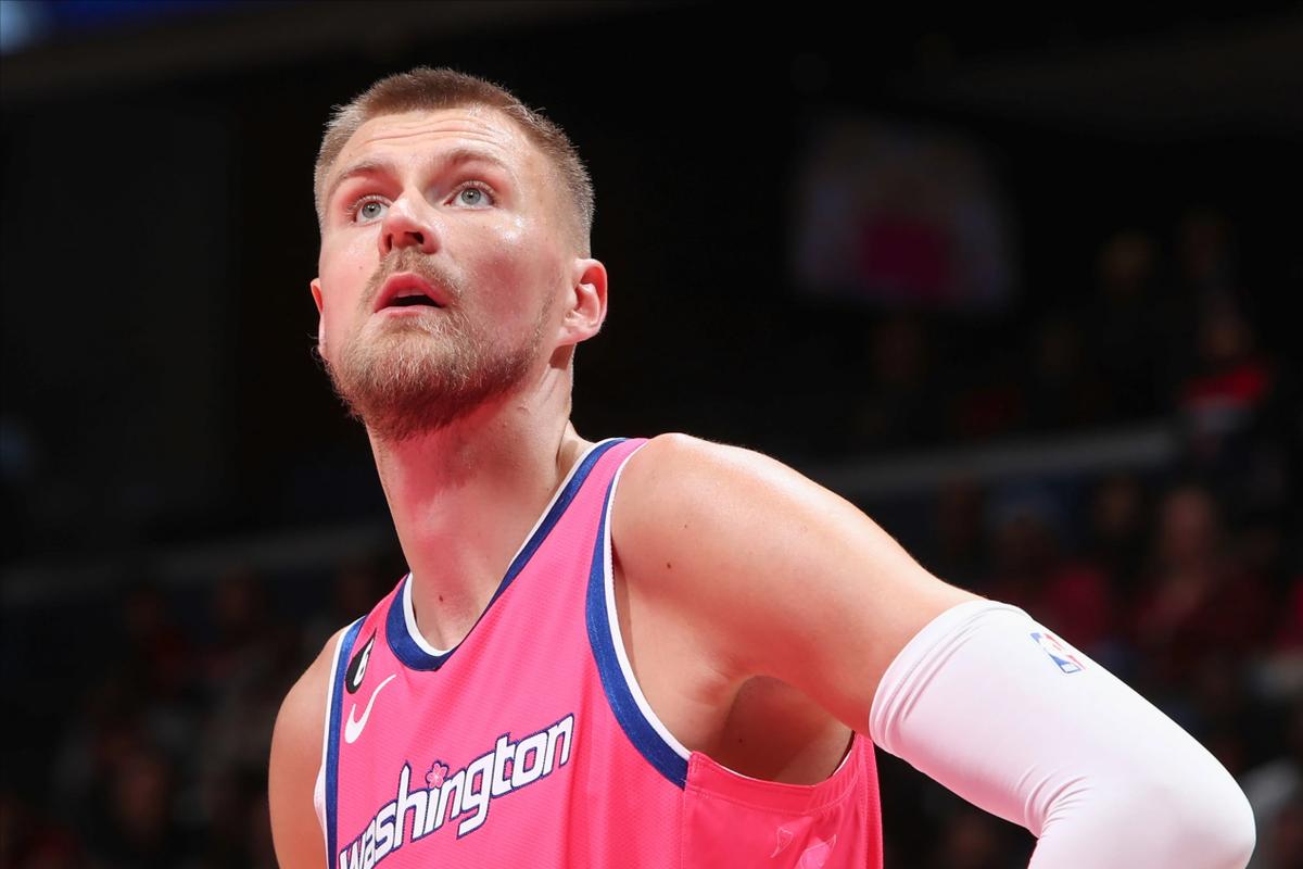 麦科勒姆35分视频集锦,2kol2麦科勒姆和布克哪个好