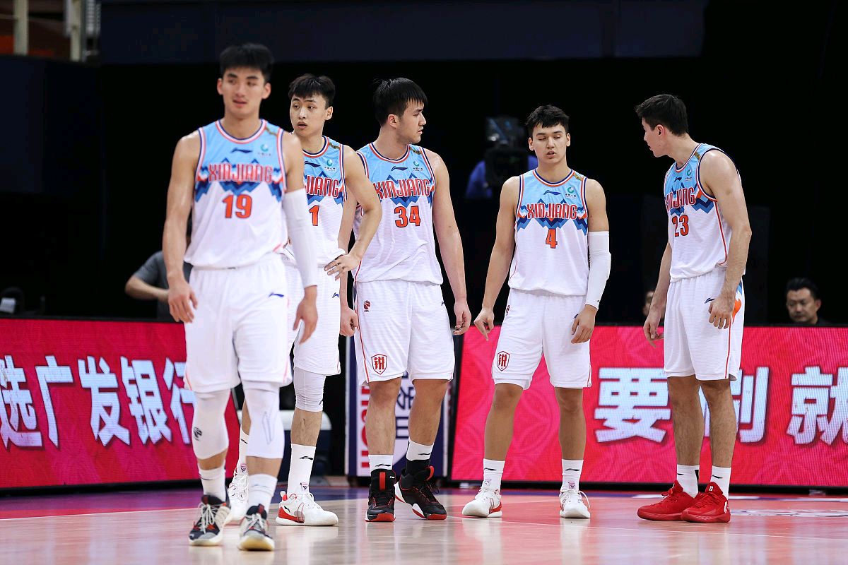 勇士官宣19人名单夏季联赛,官宣新疆大外援