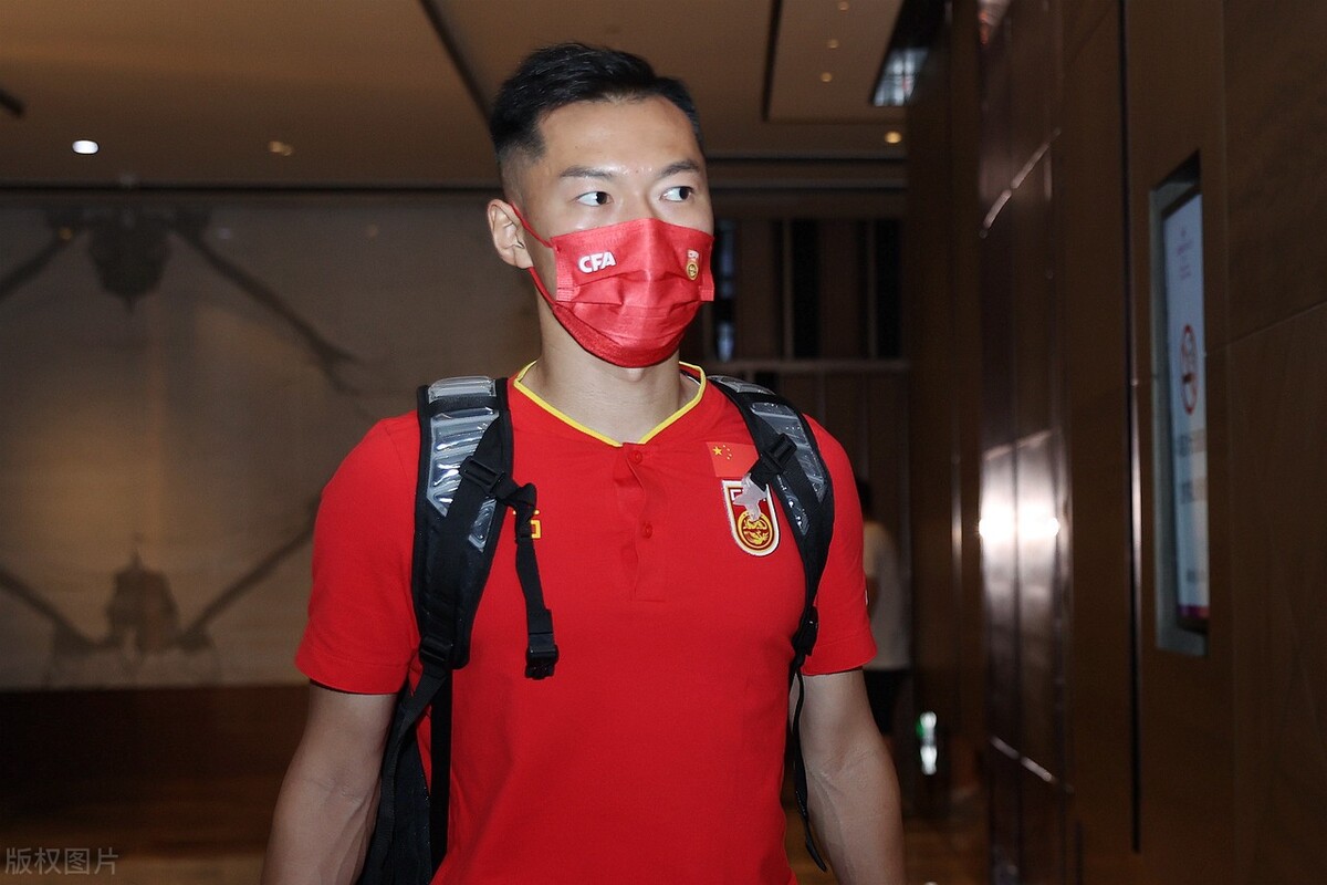 国足征召李霄鹏,曝李霄鹏立国足新规