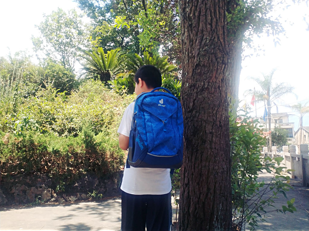 保护脊柱,健康成长:多特(Deuter)Ypsilon优习护脊中学生书包