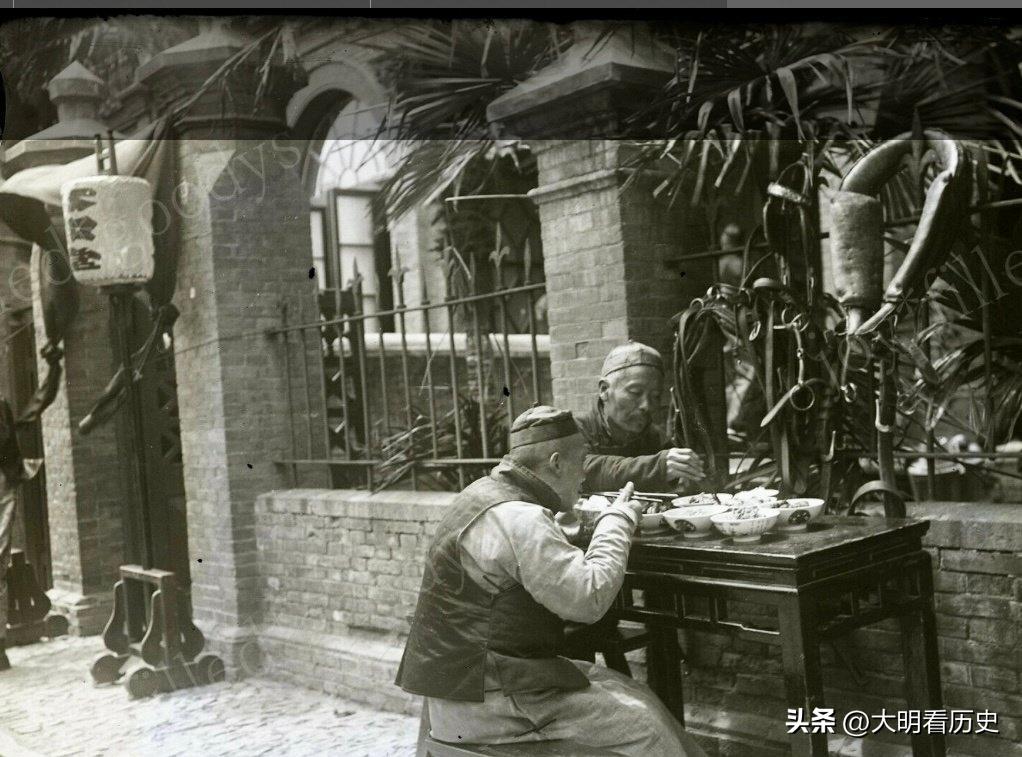 日军日记：*安妇慰**不服从管教，我很愤怒，用*刀刺**插入她的*体下**