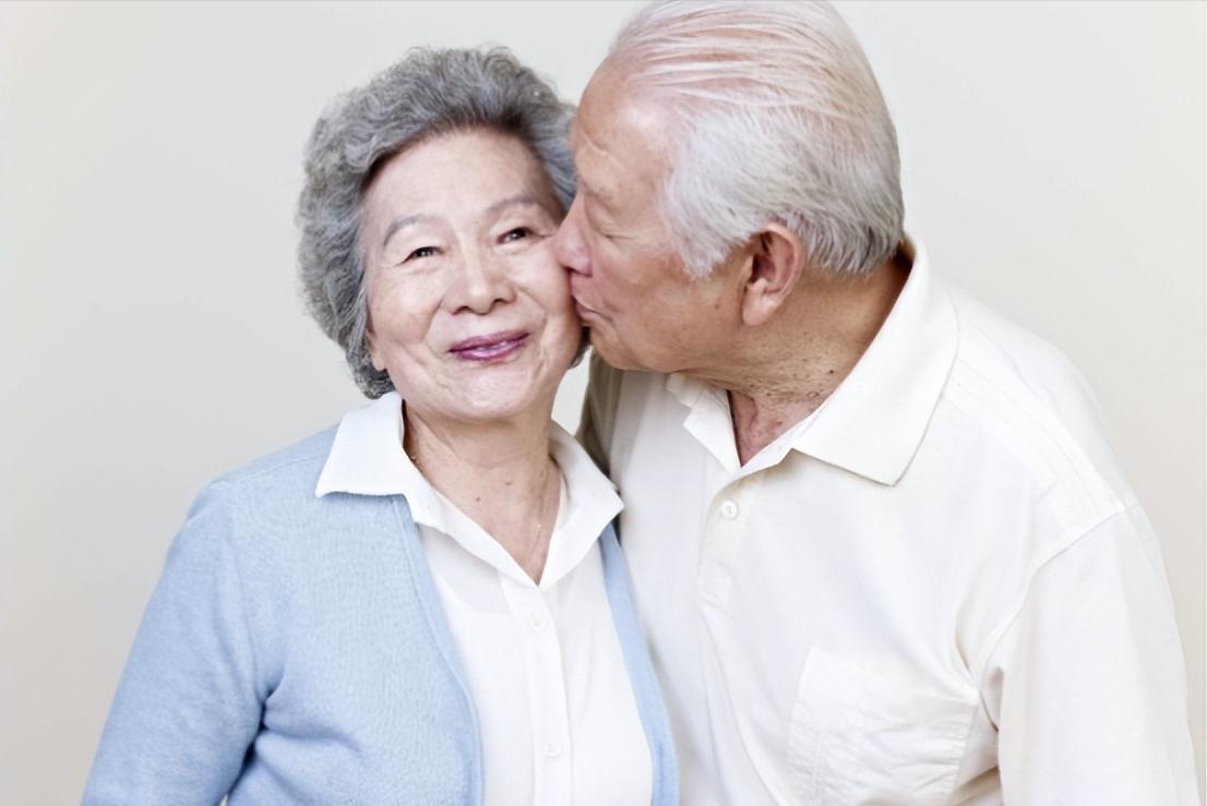 60岁后想有夫妻生活能吃他达拉非吗？上了年纪要怎样维持幸福生活