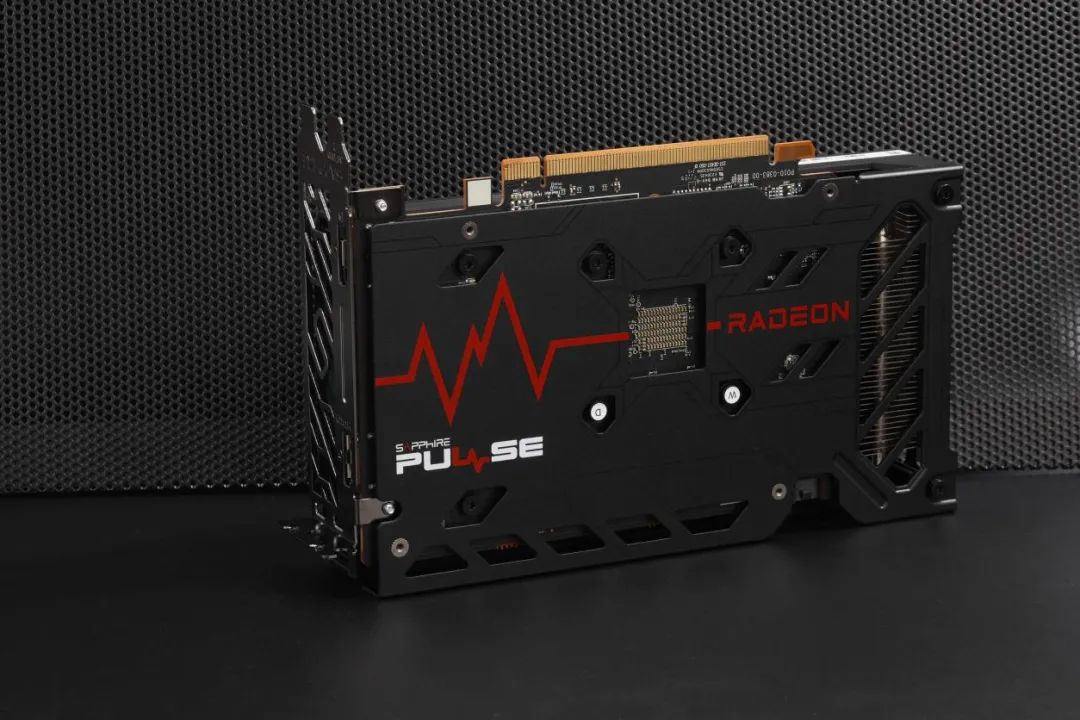 蓝宝石rx5600xt白金版ocpro显卡,蓝宝石rx6500xt显卡测评