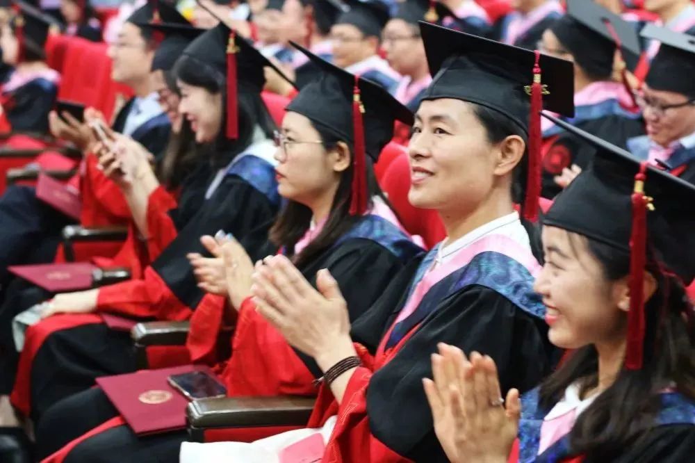 经济教育对孩子的影响,经济决定对孩子的教育