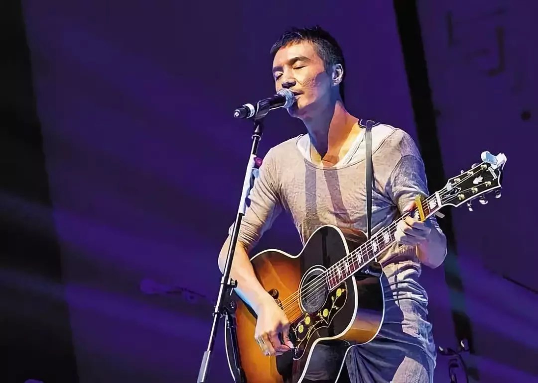 名和利，救不了华语乐坛！这10位顶流歌手的出走，细扒我一言难尽