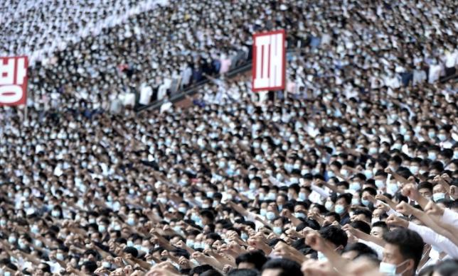 7月10日，美国投降！中国送上“大礼”，美专家：我们赶不上中国