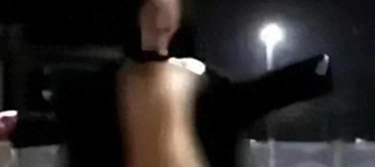 无耻举动！广西一名女子在多个地标处故意暴露*体下**，不雅照片曝光