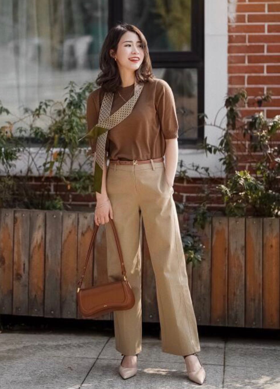 为啥有的女人打扮穿着没女人味,有的女人穿得很朴素却很好看