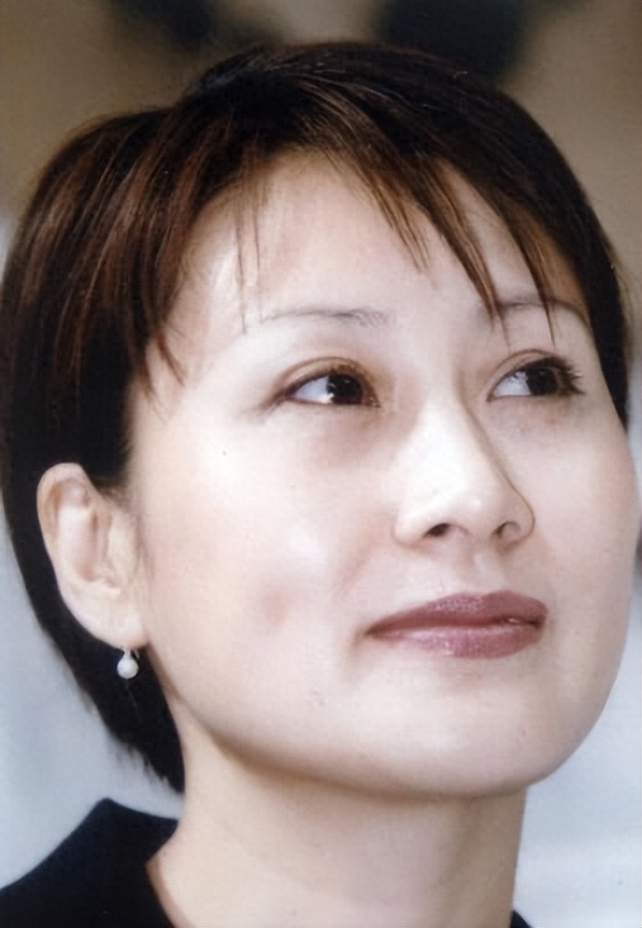 狂野夜晚：张凯丽与罗兆辉的惊人秘密揭晓！