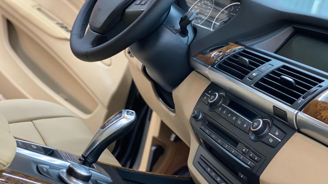 翻新整备一台老x5,13款宝马x5整备翻新