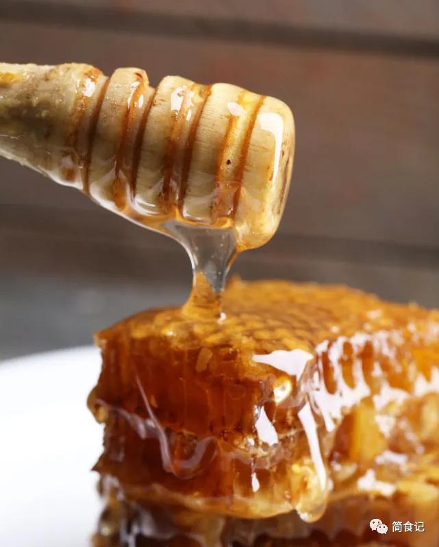 4招教你鉴别蜂蜜真假简单又有效,蜂蜜辨真假