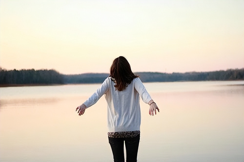 男人扎心伤感句子图片,扎心的句子伤感的句子