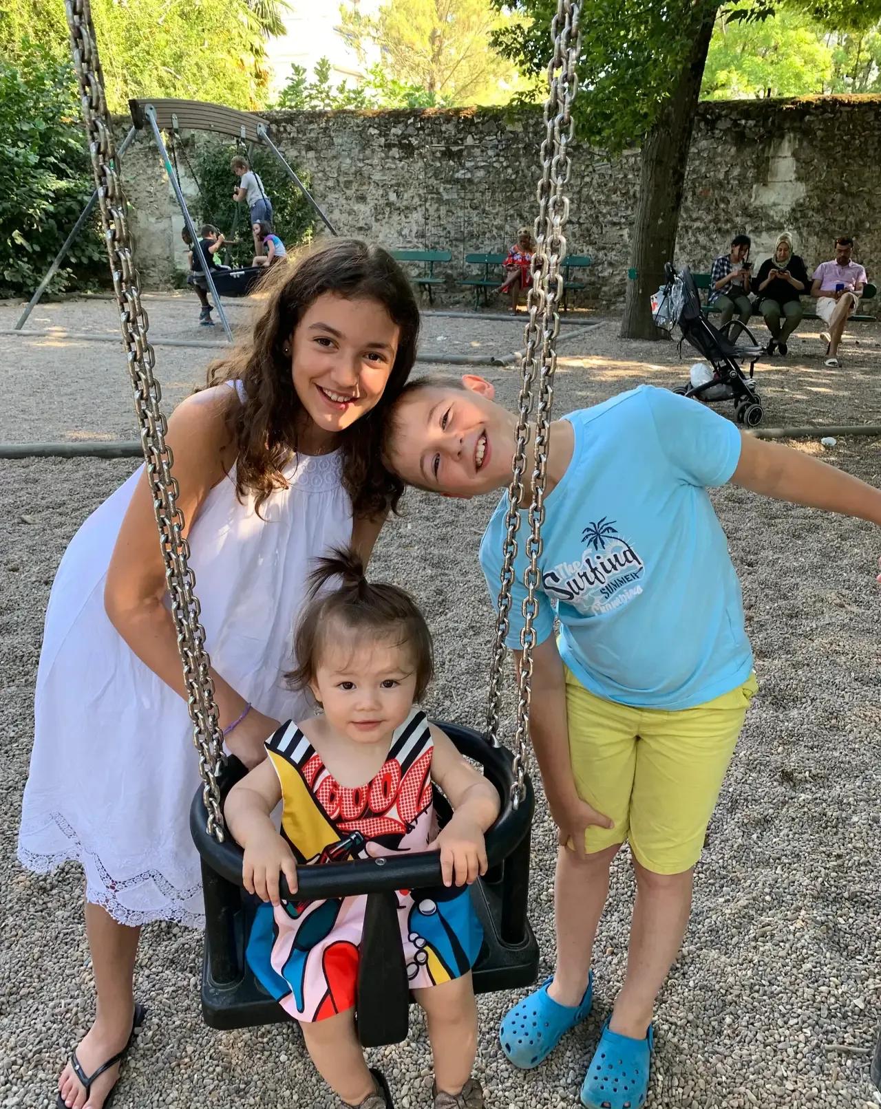 80后*疆新**美女闪婚法国老公，生下一个混血儿，第一次见面就要娶她