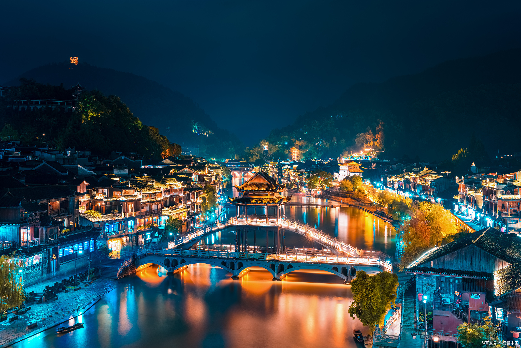 组团去凤凰古城五天四夜游多少钱，凤凰古城旅游5天费用表