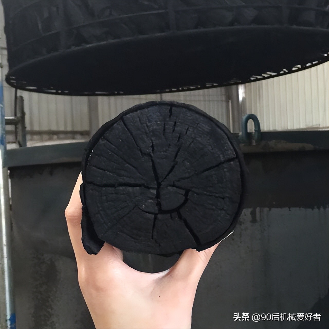 果木炭怎么自己简单制造,果木炭的制作方法烧多长时间