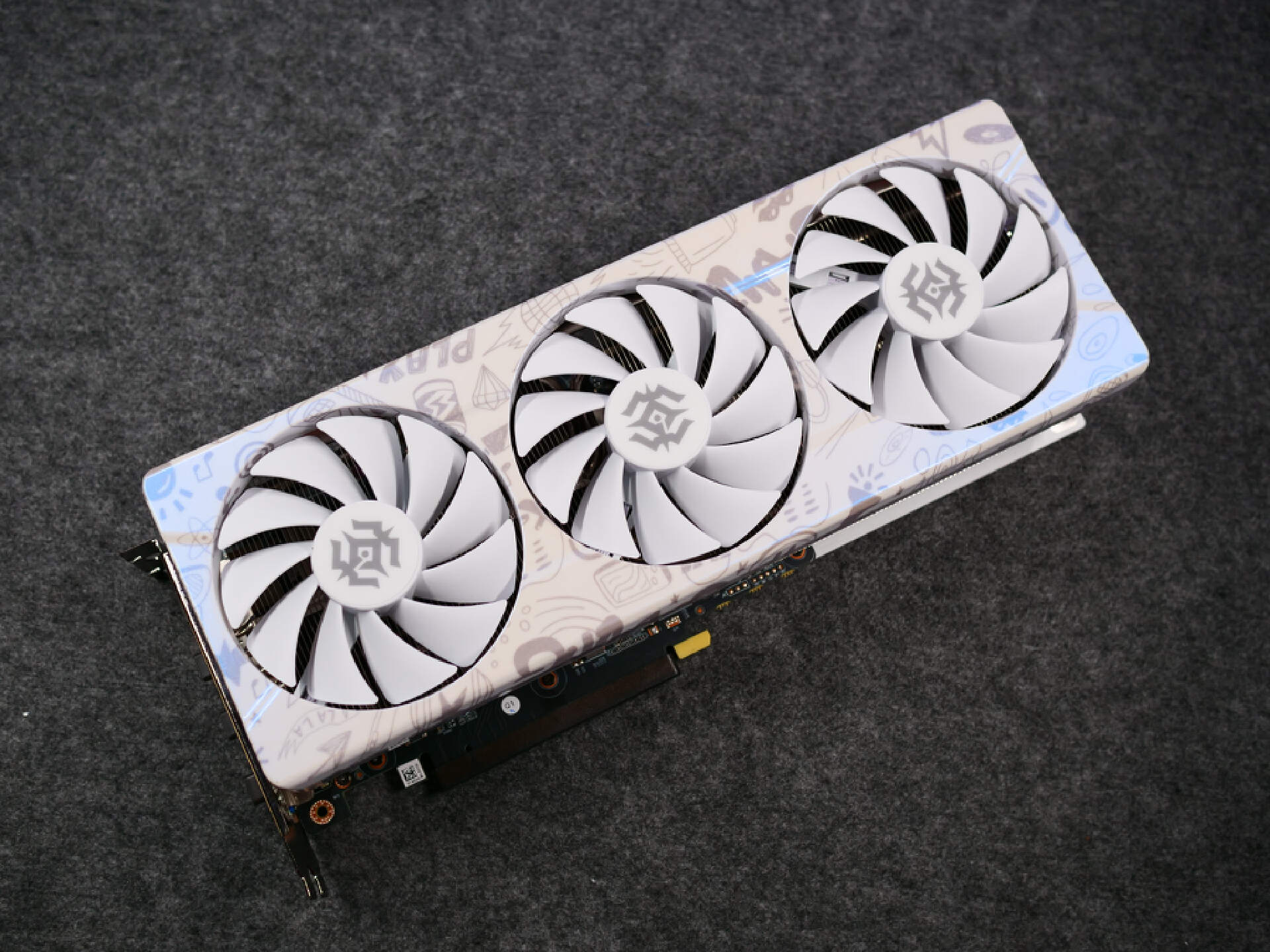 华硕gt502机箱教学,华硕tuf502弹药库机箱装机视频