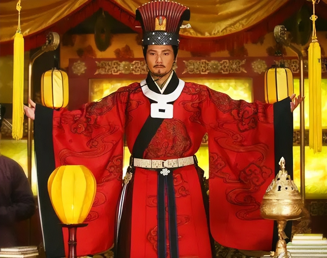 精忠报国岳飞死的片段,精忠报国当年岳飞被害的背后