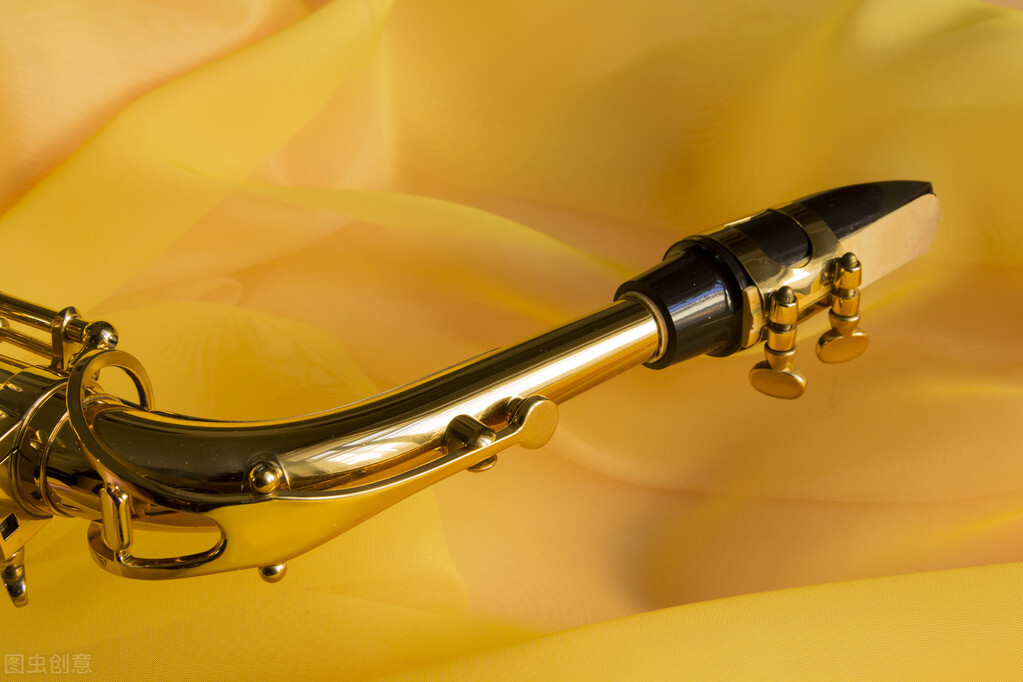 萨克斯音不准怎么调,萨克斯怎样才能吹准音