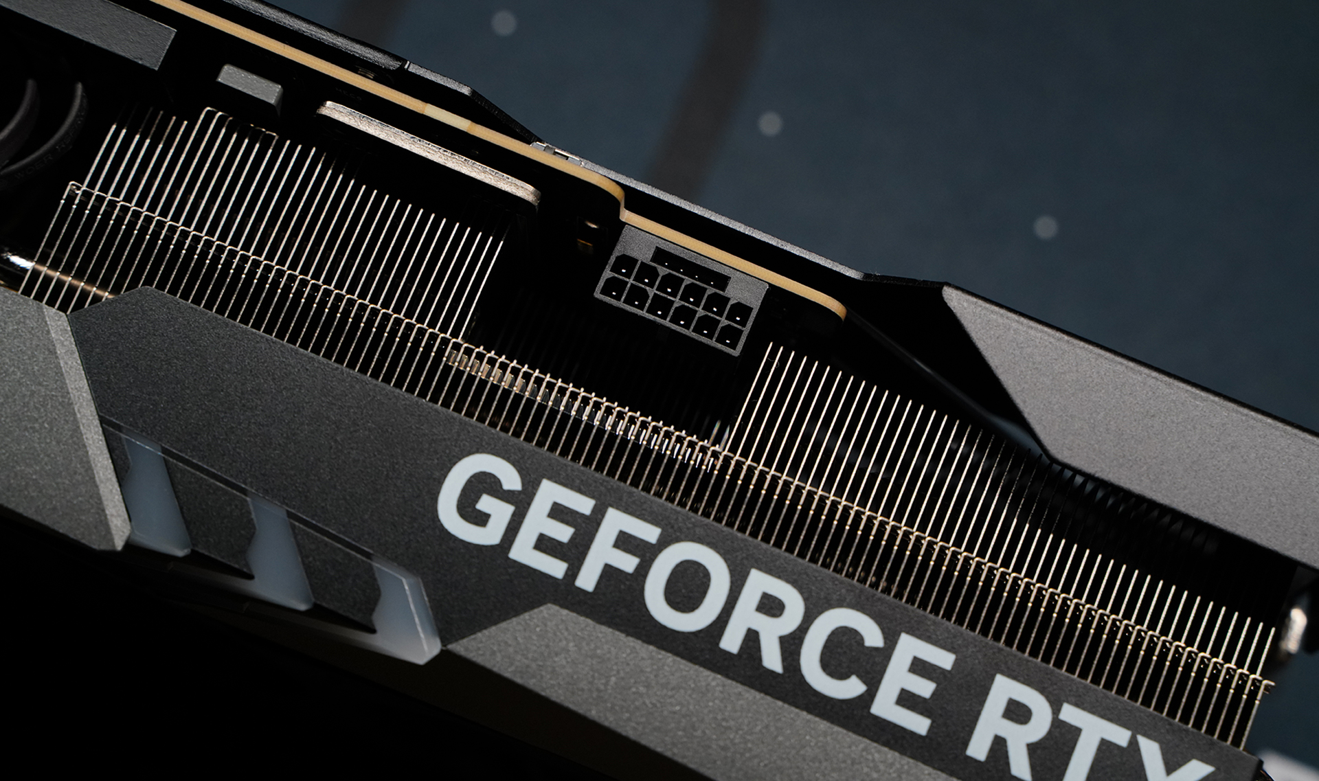 rtx4080魔龙和4090尺寸,rtx4080魔龙多少pin供电