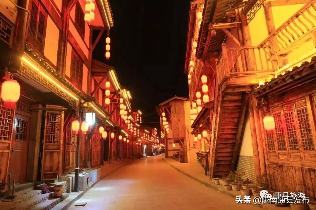 浜斾竴搴峰吇鏃呮父,浜斾竴搴峰吇搴﹀亣鏀荤暐