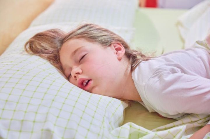 小孩用的儿童床垫种类太多选择太难？哪个更适合中国孩子？