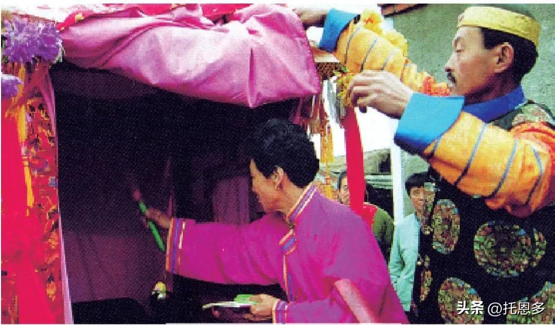 满族的婚礼习俗,满族的婚礼习俗视频