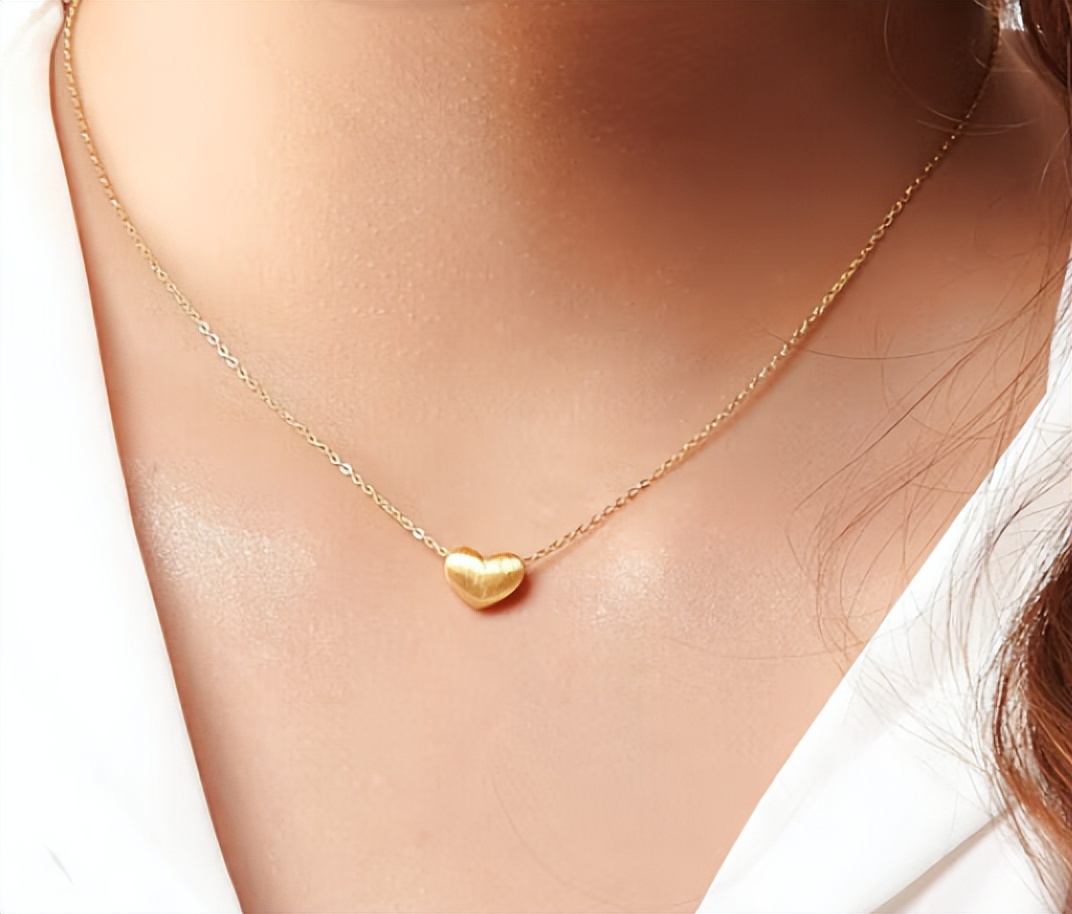 购买20克黄金项链需要多少钱,一条十克的金项链大概要多少钱