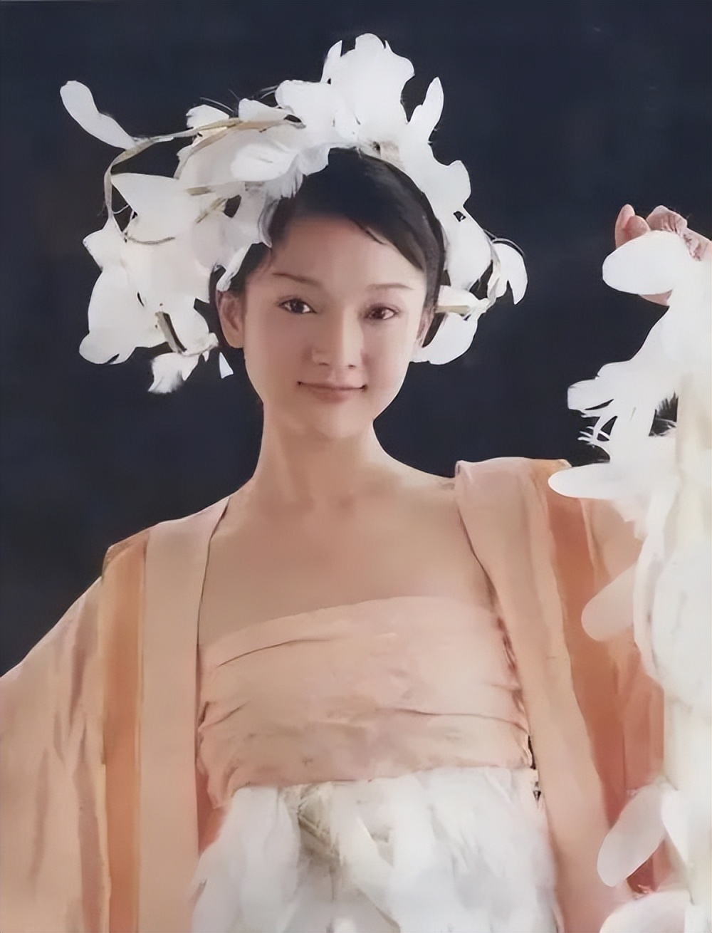 不是她上了这杂志封面，都差点忘了周迅也曾在时尚圈呼风唤雨