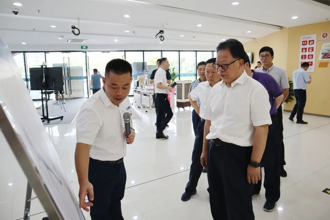 省亚运工作领导小组副组长、综合办公室主任,宁波市政协原主席杨戌标一行调研金华市体育中心