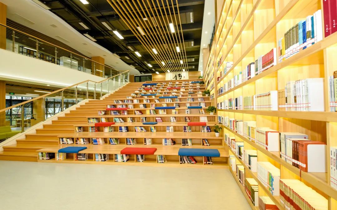 金苹果锦城一中，创办世界一流中学，做好受益终身的教育