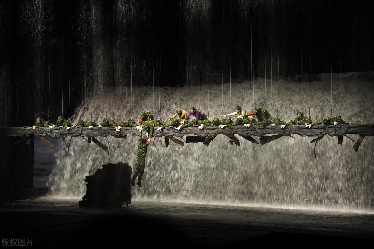 杭州宋城跟横店比哪个值得去,杭州宋城景区值得去玩吗