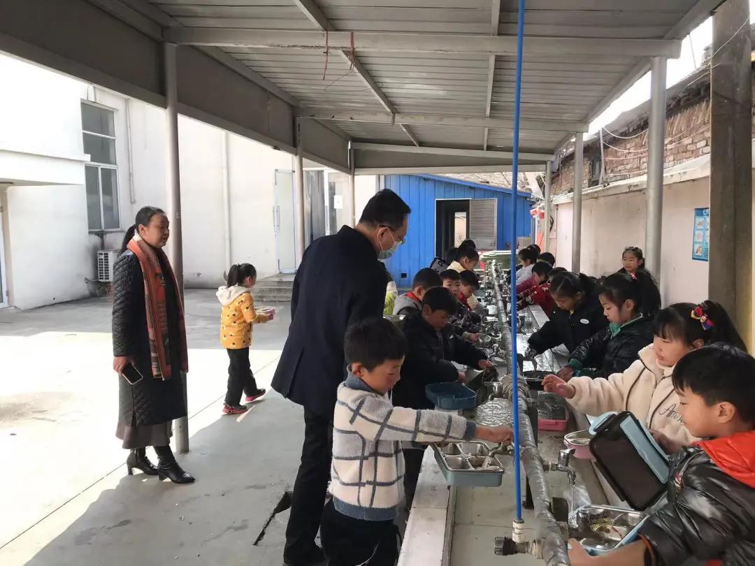 南通市通州区川港小学为新学期护航